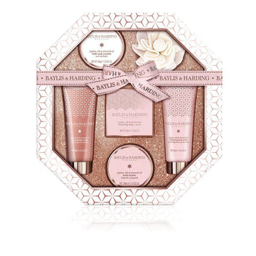 Σετ δώρου Baylis&Harding Jojoba Silk & Almond Oil σε εξάγωνο δίσκο