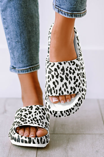 Άνετες και ελαφριές παντόφλες από αφρό με animal print CH61-992