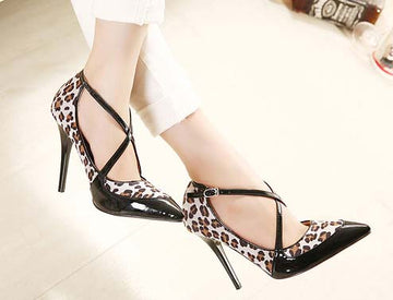 Κομψές γόβες στιλέτο με animal print και χιαστί λουράκια μπροστά CH2293-99